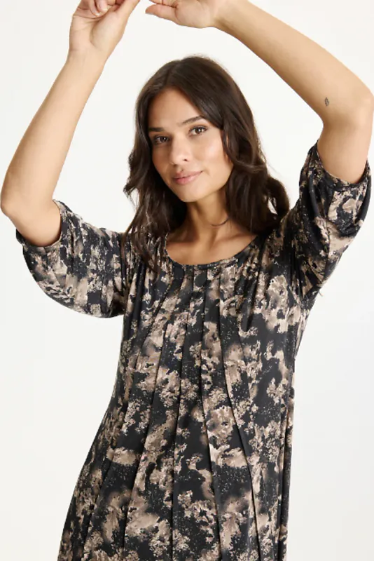 IN FRONT - Lucette Kjole Brown